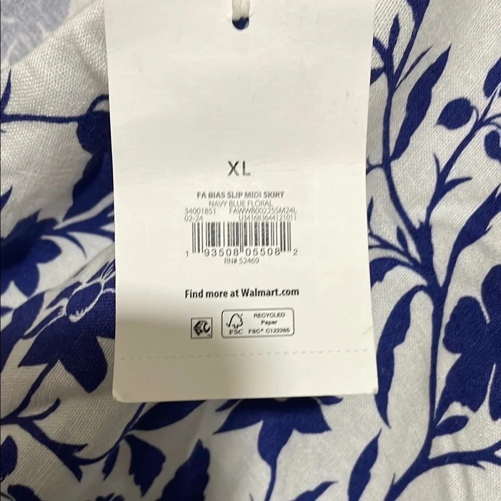 Free Assembly Chic Blue Floral A-Line Skirt NWT - Picture 4 of 6